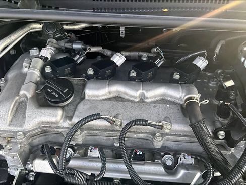 Used 2021 Toyota Corolla LE w/ Carpet Mat Package (TMS) FWD image 32