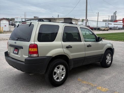 Used 2004 Ford Escape XLT AWD/4WD image 4