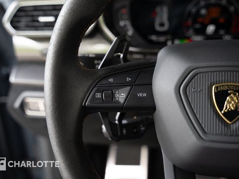 Used 2023 Lamborghini Urus Performante AWD/4WD image 26