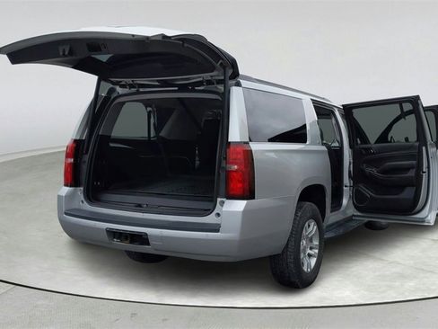 Used 2019 Chevrolet Suburban LT image 13