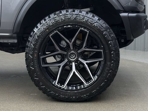 Used 2025 Ford Bronco Badlands w/ Black Appearance Package AWD/4WD image 9