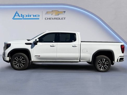Used 2022 GMC Sierra 1500 AT4 w/ AT4 Premium Package AWD/4WD image 2