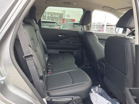 New 2026 Nissan Pathfinder SL AWD/4WD image 16