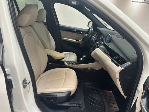 Used 2018 BMW X1 xDrive28i w/ Convenience Package AWD/4WD image 9