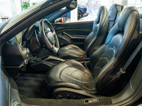 Used 2018 Ferrari 488 Spider RWD image 10