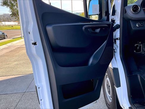 New 2025 Mercedes-Benz Sprinter 2500 image 10