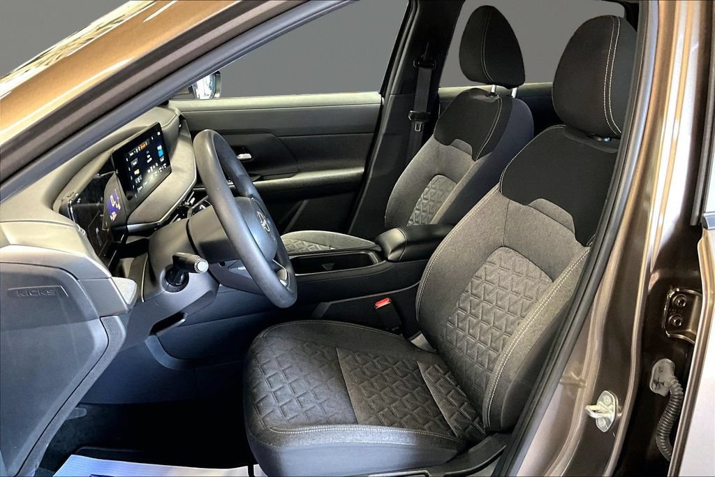 Used 2025 Nissan Kicks SV FWD image 19