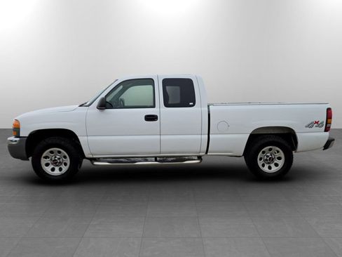 Used 2005 GMC Sierra 1500 W/T w/ Light Duty Power Package image 7