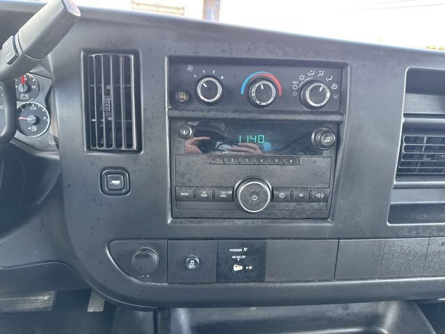 Used 2014 Chevrolet Express 2500 RWD image 20