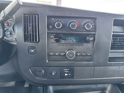 Used 2014 Chevrolet Express 2500 RWD image 20