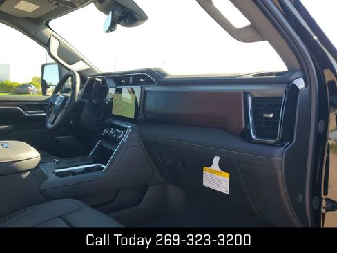New 2026 GMC Sierra 2500 Denali w/ Denali Reserve Package image 30