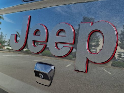 Used 2023 Jeep Gladiator Rubicon w/ Cold Weather Group AWD/4WD image 30