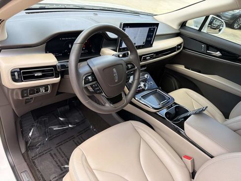 Certified 2023 Lincoln Nautilus FWD w/ Premium Package image 18
