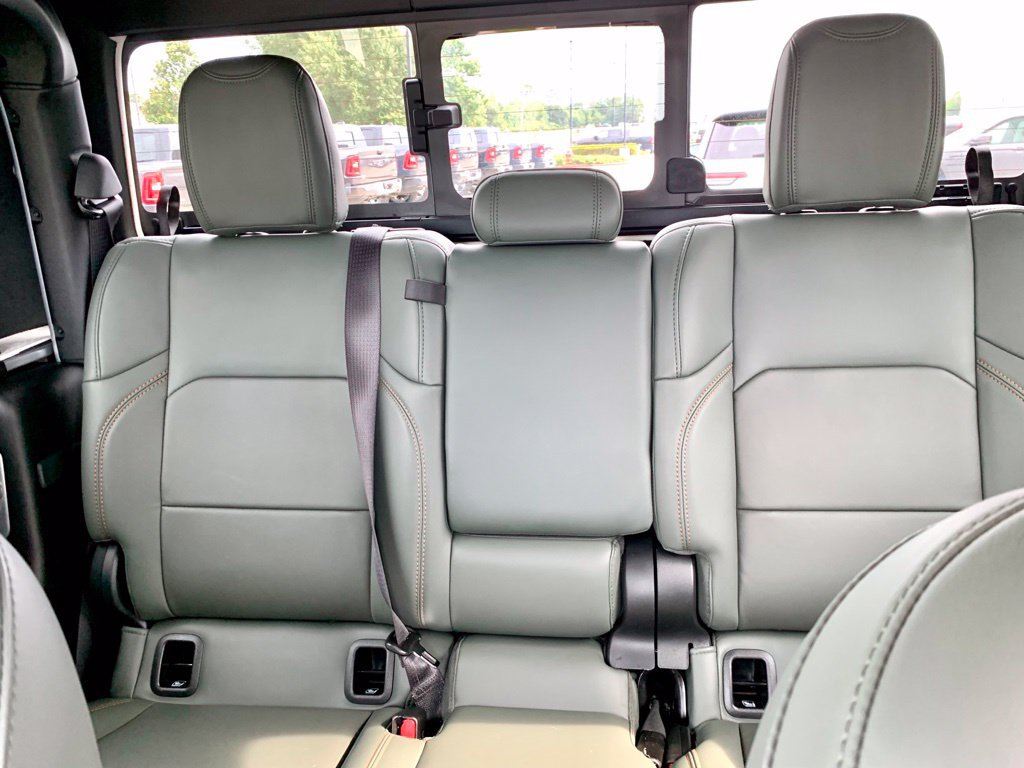 Used 2024 Jeep Gladiator Mojave AWD/4WD image 41