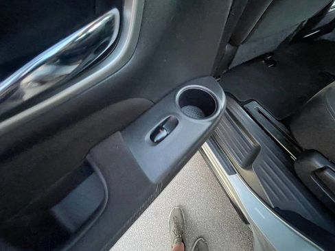 Used 2017 Nissan Pathfinder S image 11