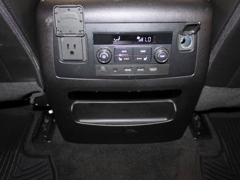 Used 2018 Chevrolet Tahoe LT w/ LT Signature Package image 27