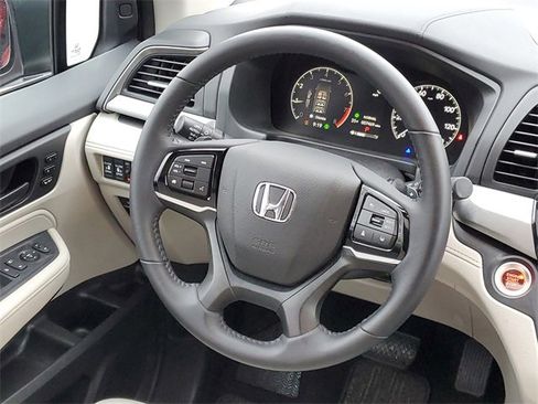 Used 2025 Honda Odyssey EX-L image 14