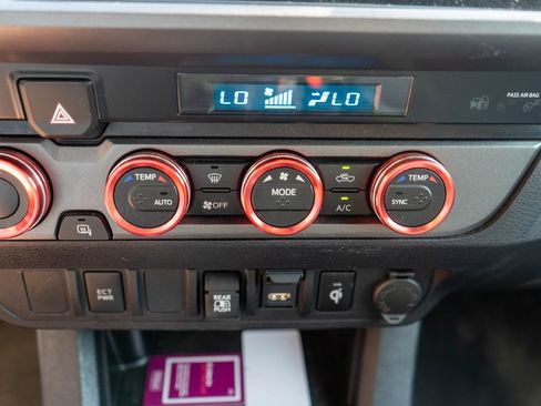 Used 2023 Toyota Tacoma TRD Off-Road AWD/4WD image 21