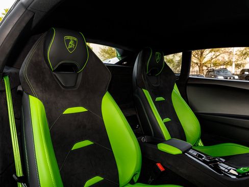 Used 2023 Lamborghini Huracan Tecnica image 36