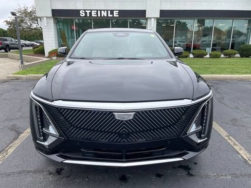 Used 2026 Cadillac Lyriq Signature Luxury w/ Nappa Leather Package AWD/4WD image 2