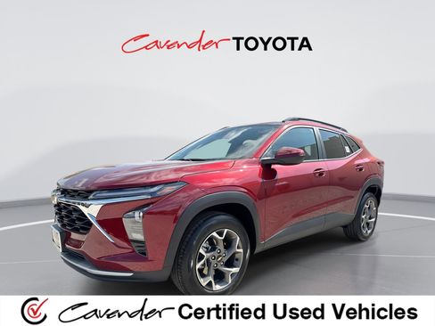 Used 2025 Chevrolet Trax LT image 1