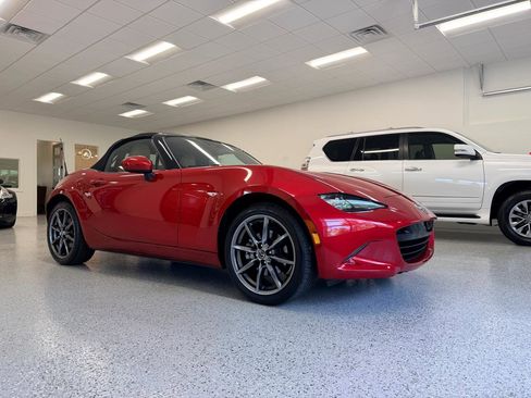 Used 2017 MAZDA MX-5 Miata Grand Touring RWD image 10