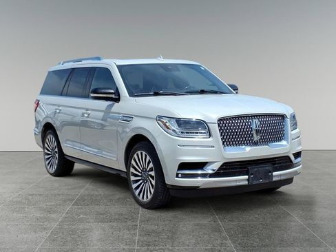 Used 2021 Lincoln Navigator Reserve w/ Luxury Package RWD image 5