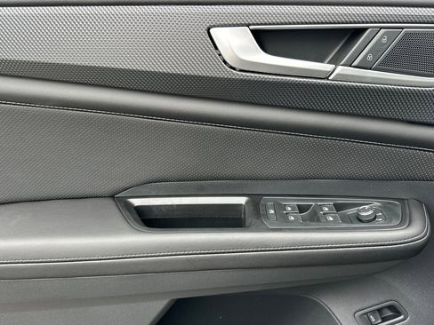 New 2026 Volkswagen Atlas Cross Sport SEL image 10