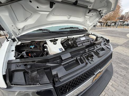 Used 2024 Chevrolet Express 2500 w/ Driver Convenience Package image 15