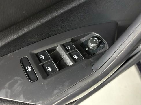 Used 2024 Volkswagen Jetta SE FWD image 17