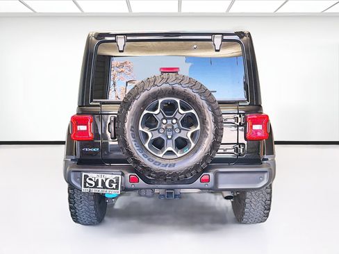 Used 2022 Jeep Wrangler Unlimited Rubicon 4xe w/ Cold Weather Group AWD/4WD image 5