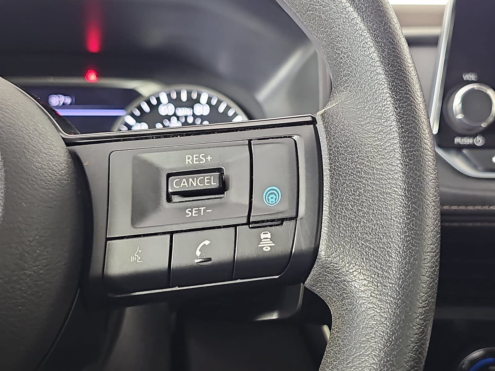 Used 2023 Nissan Rogue SV FWD image 16