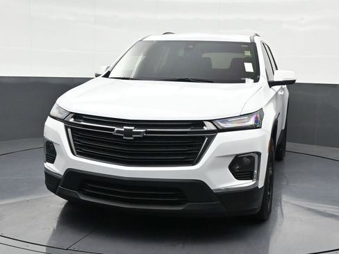 Used 2023 Chevrolet Traverse LT image 9