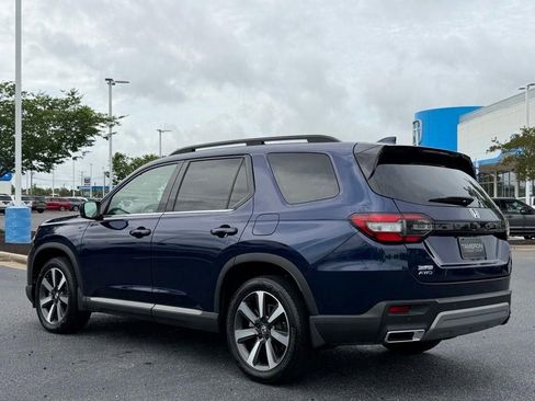 Used 2023 Honda Pilot Touring image 7