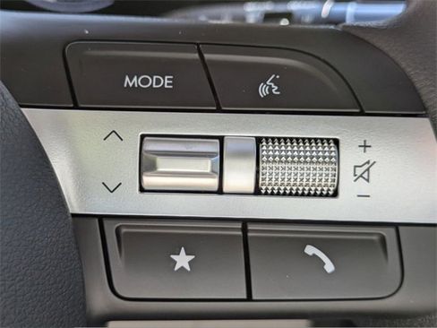 Certified 2025 Hyundai Tucson SE image 27