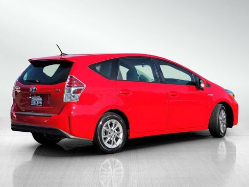 Used 2015 Toyota Prius V Three image 4