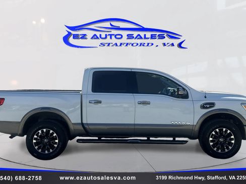 Used 2017 Nissan Titan Platinum Reserve image 4