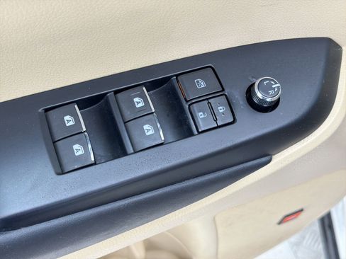 Used 2015 Toyota Highlander Limited Platinum AWD/4WD image 20