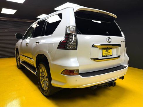 Used 2016 Lexus GX 460 image 4