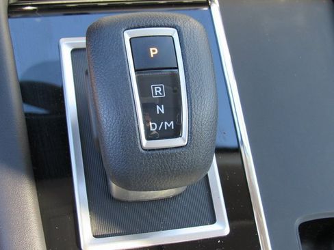 Used 2024 Mitsubishi Outlander ES image 17