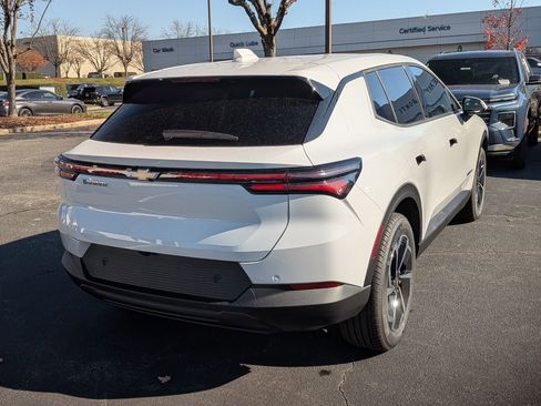 New 2026 Chevrolet Equinox EV LT image 14