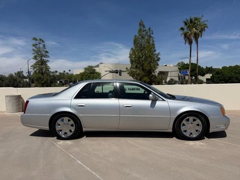 Used 2002 Cadillac De Ville DTS w/ Premium Equipment Pkg image 20
