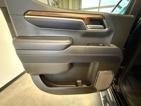 Used 2022 Chevrolet Silverado 1500 High Country w/ Max Trailering Package AWD/4WD image 25