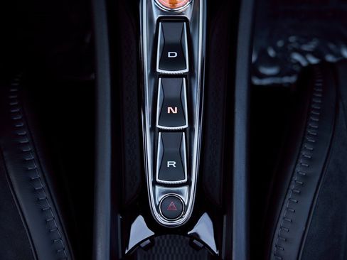 Used 2025 McLaren Artura Spider image 68