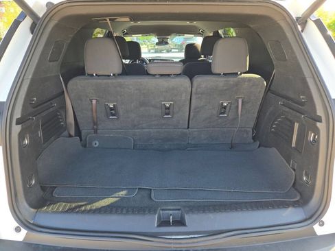 Used 2024 Chevrolet Traverse LT AWD/4WD image 18