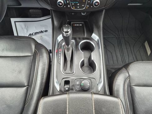 Used 2018 Chevrolet Traverse Premier w/ Driver Confidence II Package FWD image 37