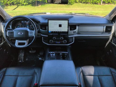 Used 2024 Ford Expedition XLT RWD image 15