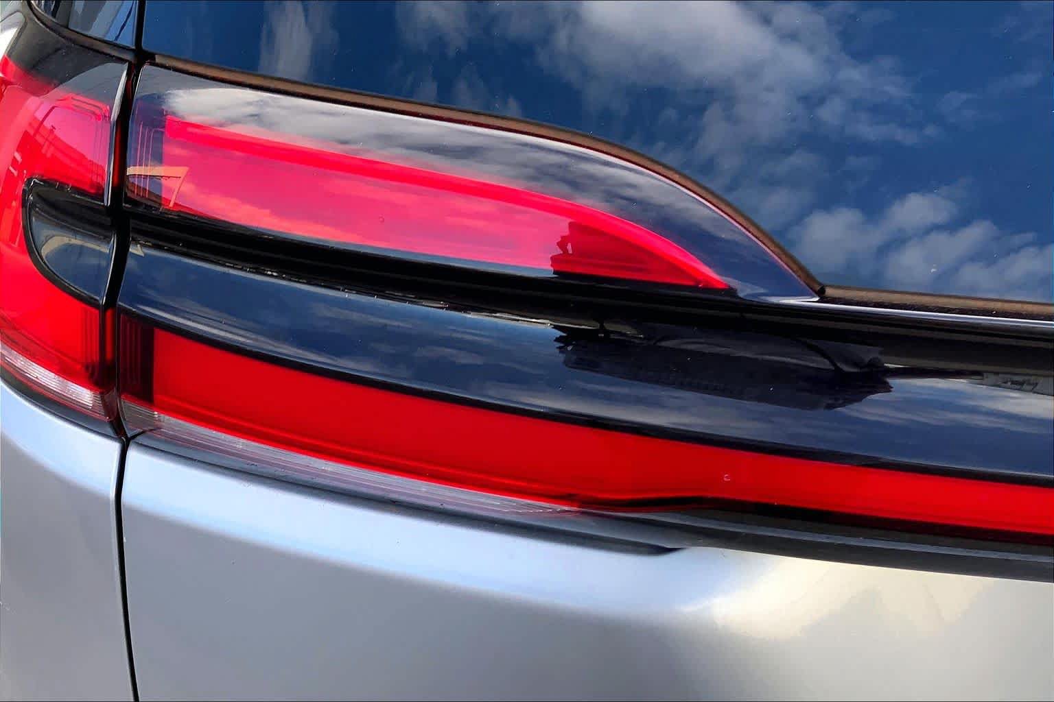 Used 2021 Chrysler Pacifica Touring-L FWD image 32