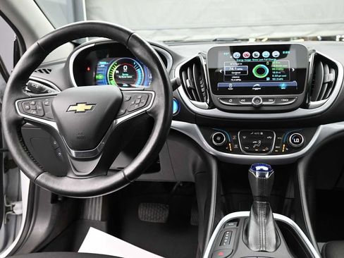 Used 2017 Chevrolet Volt LT w/ Comfort Package FWD image 13