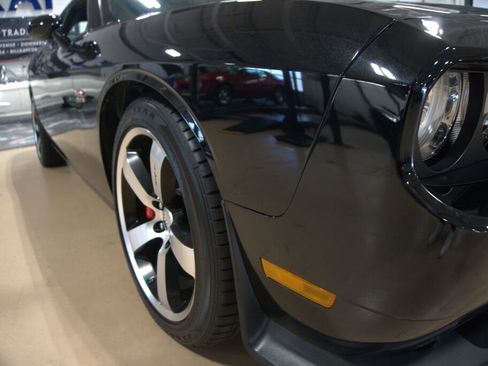 Used 2014 Dodge Challenger SRT8 w/ Harman/Kardon Audio Group image 31